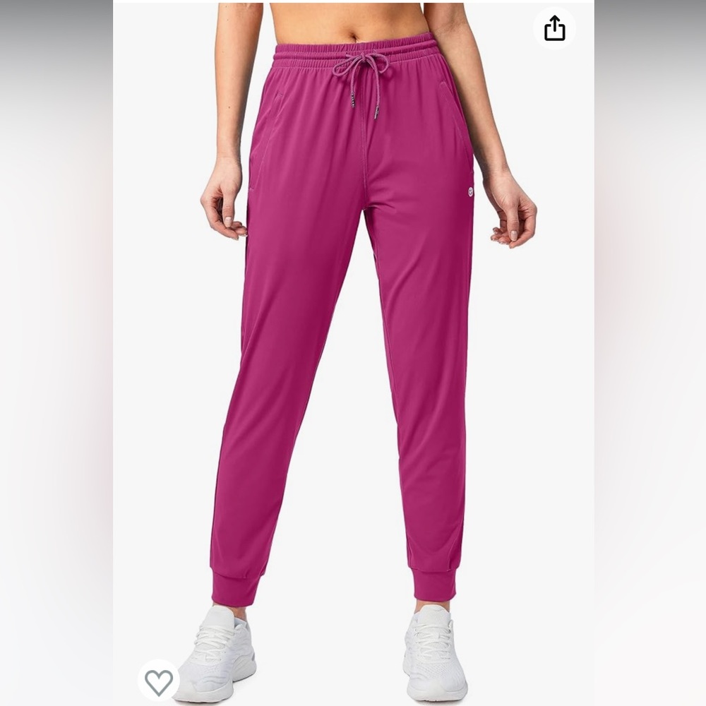 NWOT Rose joggers with zipper pockets